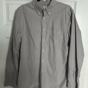 Uniqlo Men's Casual Gray Button-Down Shirt